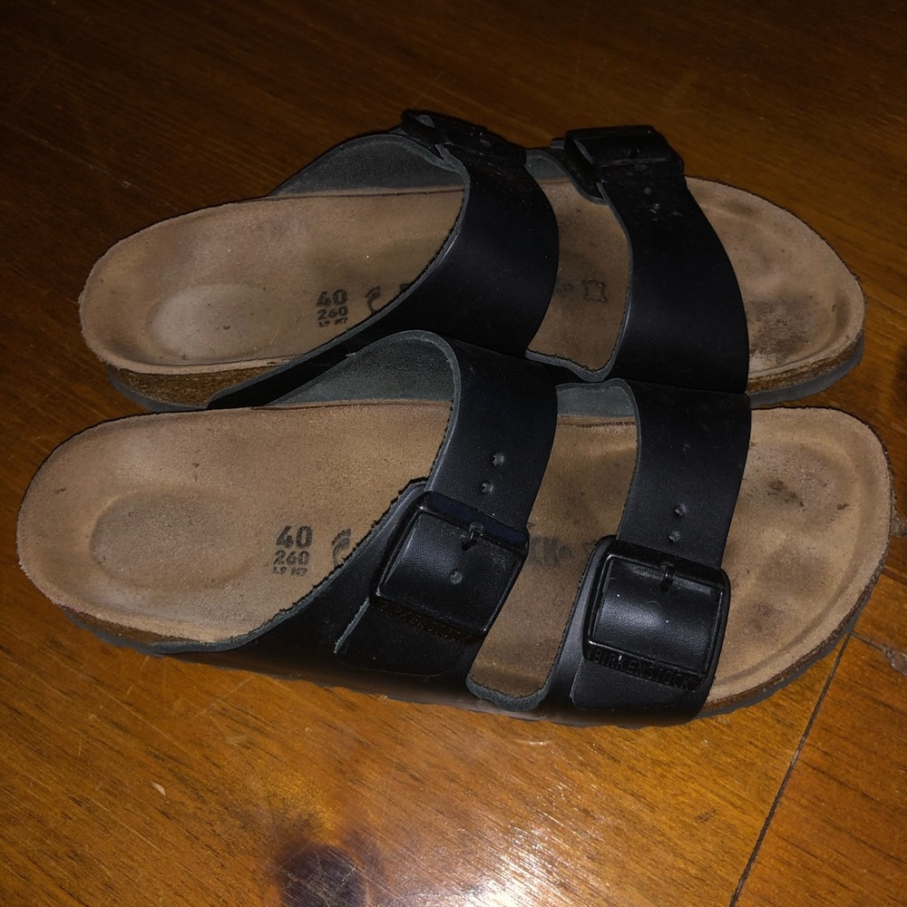 Birkenstock’s size 40 (9.5 Us Women’s)